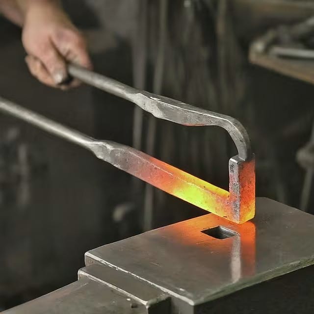 Selecting the Right Hardie Tongs for Your Forging 